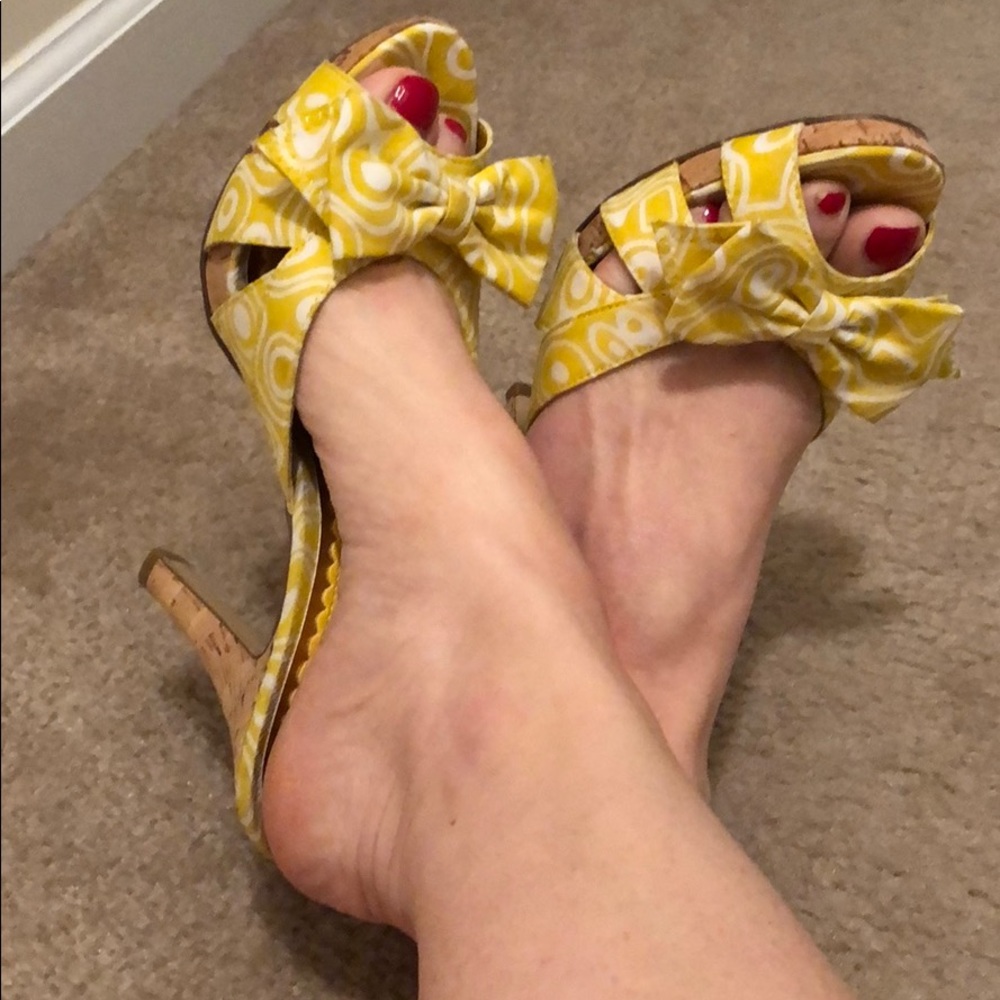 Mia high heels with cute bow details